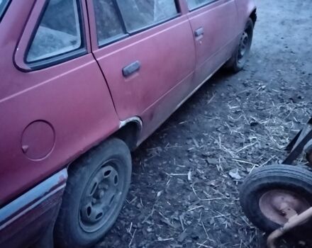 Красный Опель Кадет, объемом двигателя 1.4 л и пробегом 2 тыс. км за 1000 $, фото 2 на Automoto.ua