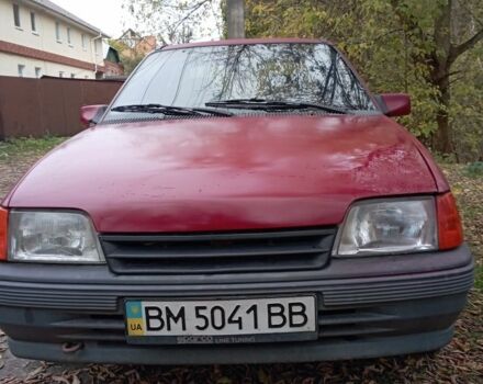 Красный Опель Кадет, объемом двигателя 1.3 л и пробегом 280 тыс. км за 750 $, фото 1 на Automoto.ua