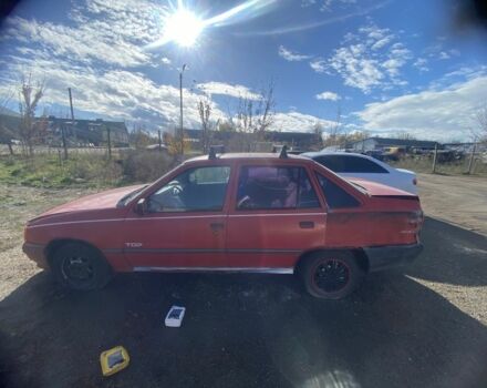 Красный Опель Кадет, объемом двигателя 1.3 л и пробегом 350 тыс. км за 400 $, фото 2 на Automoto.ua