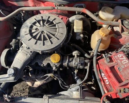 Красный Опель Кадет, объемом двигателя 1.3 л и пробегом 350 тыс. км за 400 $, фото 3 на Automoto.ua