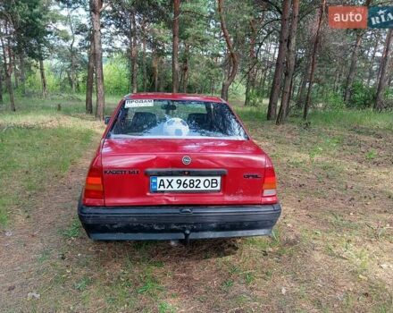 Красный Опель Кадет, объемом двигателя 1.4 л и пробегом 300 тыс. км за 1050 $, фото 3 на Automoto.ua