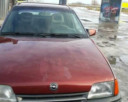 Красный Опель Кадет, объемом двигателя 1.4 л и пробегом 258 тыс. км за 1070 $, фото 4 на Automoto.ua