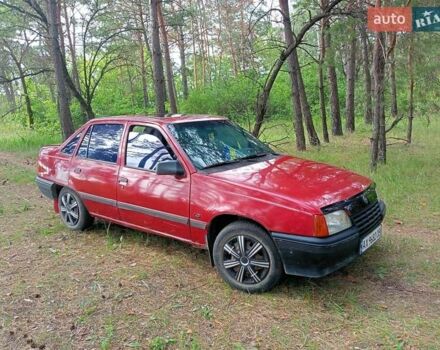 Красный Опель Кадет, объемом двигателя 1.4 л и пробегом 300 тыс. км за 1050 $, фото 6 на Automoto.ua
