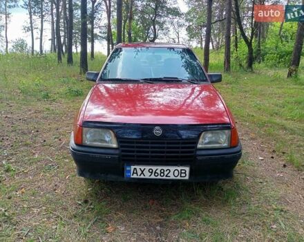 Красный Опель Кадет, объемом двигателя 1.4 л и пробегом 300 тыс. км за 1050 $, фото 7 на Automoto.ua