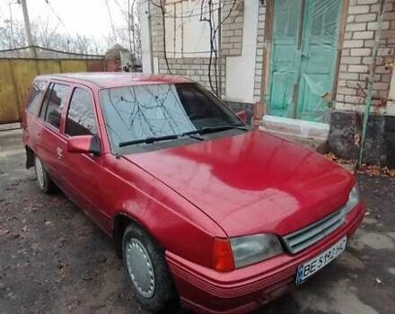 Червоний Опель Кадет, об'ємом двигуна 1.6 л та пробігом 147 тис. км за 700 $, фото 5 на Automoto.ua