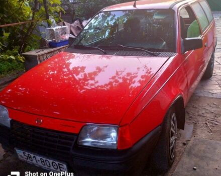 Красный Опель Кадет, объемом двигателя 1.3 л и пробегом 300 тыс. км за 800 $, фото 1 на Automoto.ua