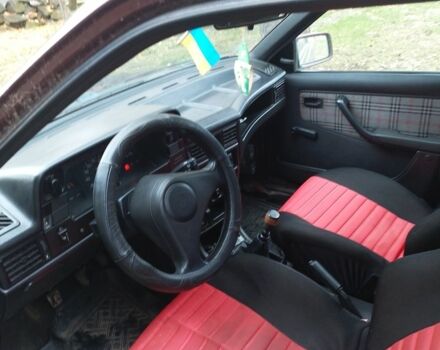 Красный Опель Кадет, объемом двигателя 1 л и пробегом 1000 тыс. км за 400 $, фото 4 на Automoto.ua