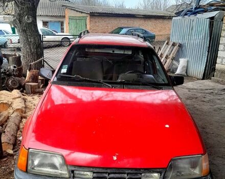 Красный Опель Кадет, объемом двигателя 1.3 л и пробегом 0 тыс. км за 750 $, фото 2 на Automoto.ua
