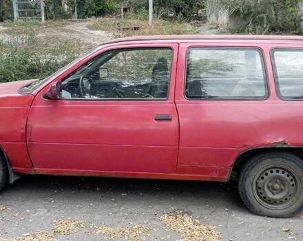 Опель Кадет 1988 в Днепре (Днепропетровске) на Automoto.ua Красный Опель Кадет, объемом двигателя 1.3 л и пробегом 200 тыс. км за 1069 $, фото 1 на Automoto.ua