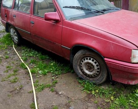 Красный Опель Кадет, объемом двигателя 1.6 л и пробегом 200 тыс. км за 500 $, фото 1 на Automoto.ua