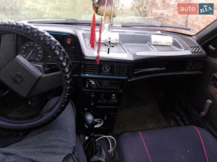 Опель Кадет 1985 в Дрогобыче на Automoto.ua Красный Опель Кадет, объемом двигателя 1.3 л и пробегом 300 тыс. км за 400 $, фото 1 на Automoto.ua