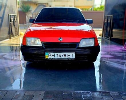 Красный Опель Кадет, объемом двигателя 1.3 л и пробегом 198 тыс. км за 1500 $, фото 1 на Automoto.ua