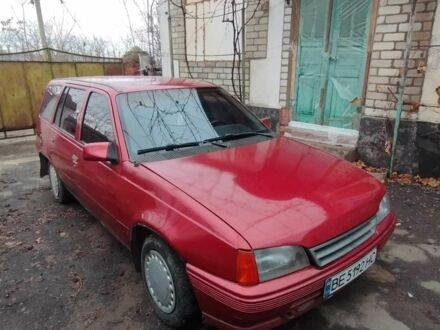 Красный Опель Кадет, объемом двигателя 1.6 л и пробегом 147 тыс. км за 700 $, фото 1 на Automoto.ua