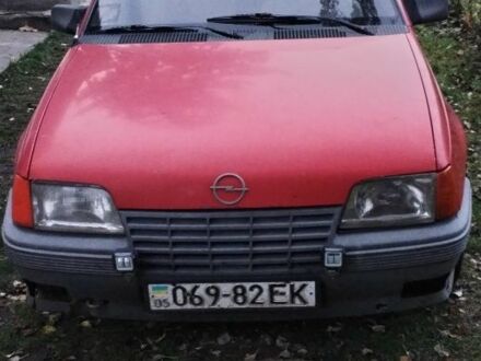 Опель Кадет 1986 у Лубнах на Automoto.ua Червоний Опель Кадет, об'ємом двигуна 1 л та пробігом 2 тис. км за 959 $, фото 1 на Automoto.ua