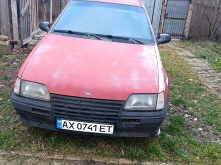Красный Опель Кадет, объемом двигателя 1.3 л и пробегом 200 тыс. км за 994 $, фото 1 на Automoto.ua