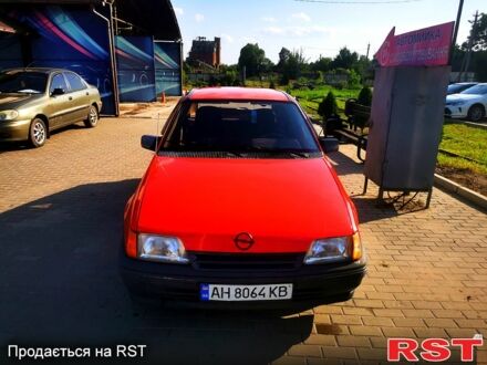 Червоний Опель Кадет, об'ємом двигуна 1.3 л та пробігом 200 тис. км за 850 $, фото 1 на Automoto.ua