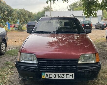Червоний Опель Кадет, об'ємом двигуна 1.6 л та пробігом 100 тис. км за 848 $, фото 1 на Automoto.ua