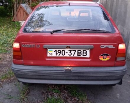Красный Опель Кадет, объемом двигателя 1.3 л и пробегом 140 тыс. км за 550 $, фото 1 на Automoto.ua