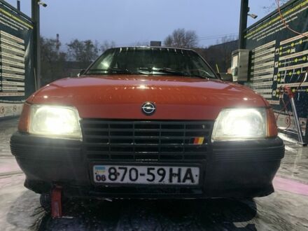 Красный Опель Кадет, объемом двигателя 1.3 л и пробегом 300 тыс. км за 900 $, фото 1 на Automoto.ua