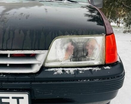 Красный Опель Кадет, объемом двигателя 1.3 л и пробегом 94 тыс. км за 1200 $, фото 1 на Automoto.ua