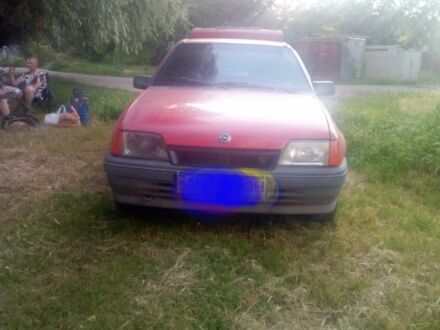 Опель Кадет 1989 в Славянске на Automoto.ua Красный Опель Кадет, объемом двигателя 0 л и пробегом 50 тыс. км за 1500 $, фото 1 на Automoto.ua