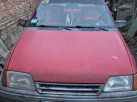 Красный Опель Кадет, объемом двигателя 1.4 л и пробегом 120 тыс. км за 1300 $, фото 1 на Automoto.ua