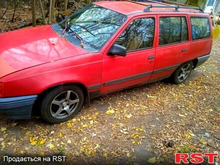 Красный Опель Кадет, объемом двигателя 1.4 л и пробегом 350 тыс. км за 1000 $, фото 1 на Automoto.ua