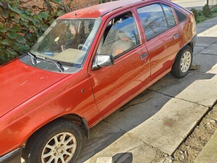 Красный Опель Кадет, объемом двигателя 1.4 л и пробегом 330 тыс. км за 792 $, фото 1 на Automoto.ua