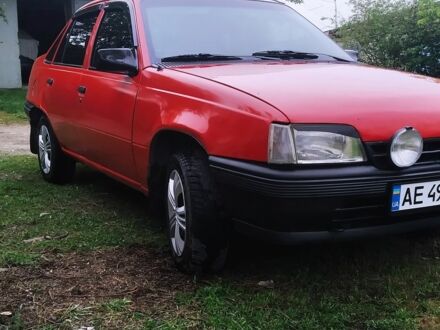 Опель Кадет 1990 в Павлограде на Automoto.ua Красный Опель Кадет, объемом двигателя 1.4 л и пробегом 240 тыс. км за 1750 $, фото 1 на Automoto.ua