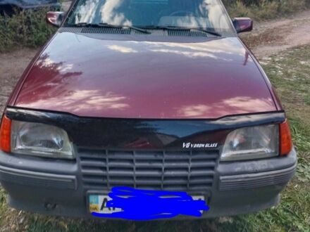 Красный Опель Кадет, объемом двигателя 1.6 л и пробегом 150 тыс. км за 1100 $, фото 1 на Automoto.ua