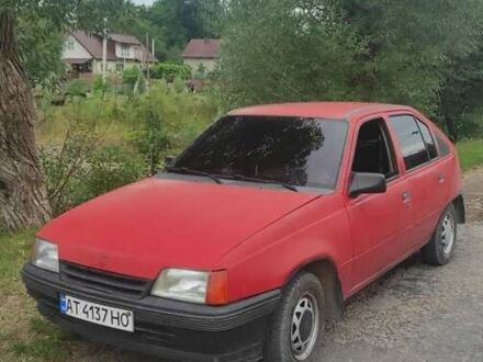 Красный Опель Кадет, объемом двигателя 1.39 л и пробегом 250 тыс. км за 2000 $, фото 1 на Automoto.ua