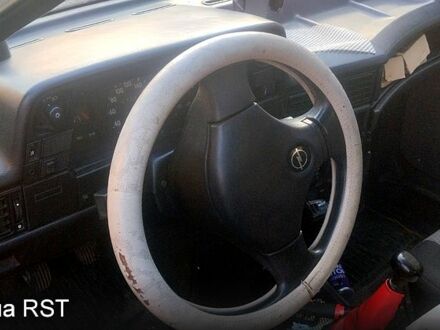 Красный Опель Кадет, объемом двигателя 1.6 л и пробегом 0 тыс. км за 700 $, фото 1 на Automoto.ua