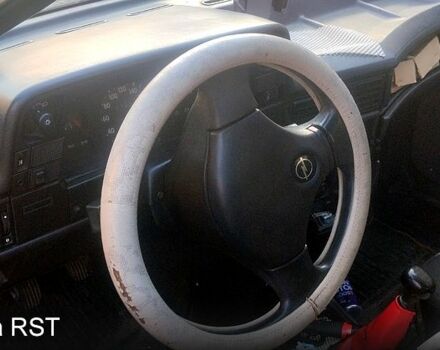 Красный Опель Кадет, объемом двигателя 1.6 л и пробегом 0 тыс. км за 700 $, фото 1 на Automoto.ua