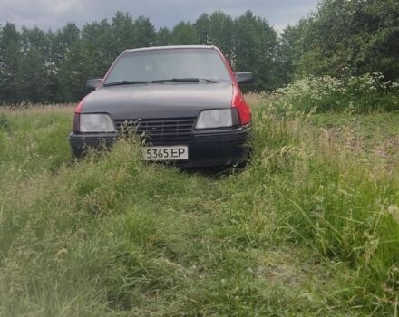 Красный Опель Кадет, объемом двигателя 1.4 л и пробегом 200 тыс. км за 651 $, фото 1 на Automoto.ua