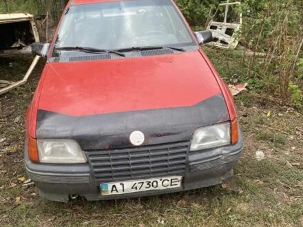 Красный Опель Кадет, объемом двигателя 1 л и пробегом 200 тыс. км за 500 $, фото 1 на Automoto.ua