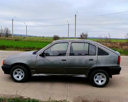 Опель Кадет, объемом двигателя 1.5 л и пробегом 200 тыс. км за 1100 $, фото 4 на Automoto.ua