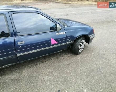 Опель Кадет, объемом двигателя 1.6 л и пробегом 300 тыс. км за 1000 $, фото 6 на Automoto.ua