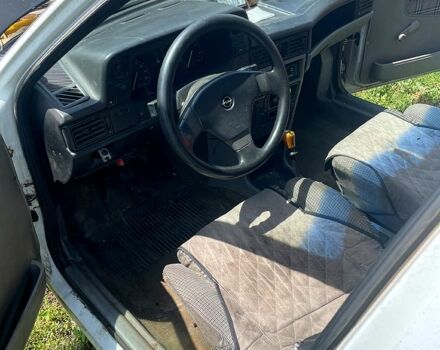 Опель Кадет, объемом двигателя 1.3 л и пробегом 200 тыс. км за 200 $, фото 5 на Automoto.ua