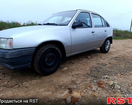 Опель Кадет, объемом двигателя 1.6 л и пробегом 100 тыс. км за 1000 $, фото 8 на Automoto.ua