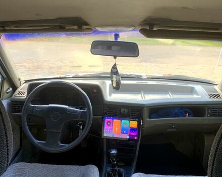 Опель Кадет, объемом двигателя 1.3 л и пробегом 230 тыс. км за 800 $, фото 2 на Automoto.ua