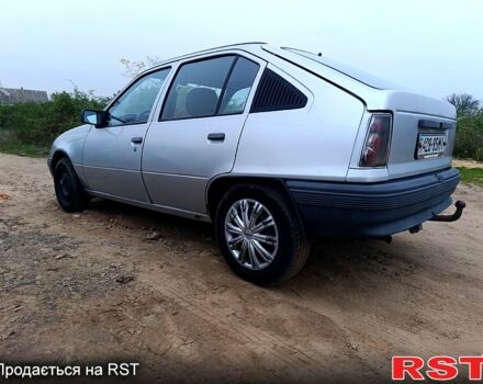 Опель Кадет, объемом двигателя 1.6 л и пробегом 100 тыс. км за 1000 $, фото 3 на Automoto.ua