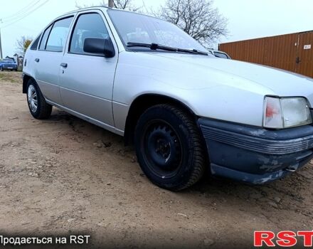 Опель Кадет, объемом двигателя 1.6 л и пробегом 100 тыс. км за 1000 $, фото 1 на Automoto.ua
