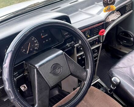 Опель Кадет, объемом двигателя 1.3 л и пробегом 0 тыс. км за 830 $, фото 4 на Automoto.ua