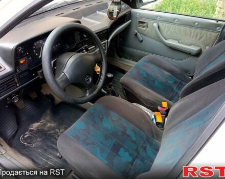 Опель Кадет, объемом двигателя 1.6 л и пробегом 270 тыс. км за 1200 $, фото 5 на Automoto.ua