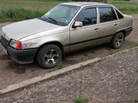 Опель Кадет 1986 в Изюме на Automoto.ua Опель Кадет, объемом двигателя 1.6 л и пробегом 600 тыс. км за 700 $, фото 1 на Automoto.ua
