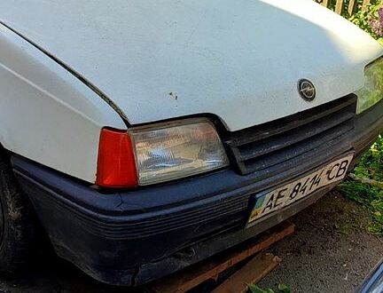 Опель Кадет 1988 у Дніпро (Дніпропетровську) на Automoto.ua Опель Кадет, об'ємом двигуна 13 л та пробігом 0 тис. км за 250 $, фото 1 на Automoto.ua