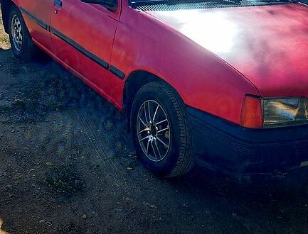 Опель Кадет, объемом двигателя 1.6 л и пробегом 200 тыс. км за 1100 $, фото 1 на Automoto.ua