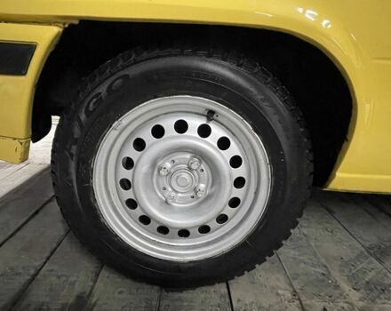 Жовтий Опель Кадет, об'ємом двигуна 1.6 л та пробігом 300 тис. км за 1400 $, фото 10 на Automoto.ua