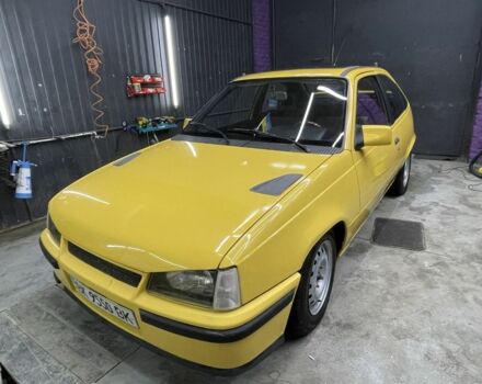 Жовтий Опель Кадет, об'ємом двигуна 1.6 л та пробігом 300 тис. км за 1400 $, фото 2 на Automoto.ua