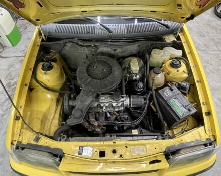 Жовтий Опель Кадет, об'ємом двигуна 1.6 л та пробігом 300 тис. км за 1400 $, фото 6 на Automoto.ua